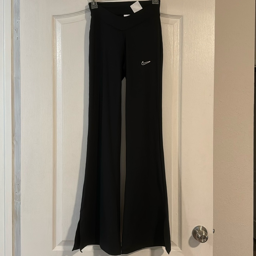 Black Nike Flare Leggings